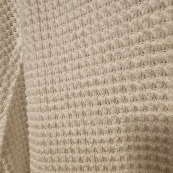 UMGEE...White Waffle Knit Hi-Low Hem Tunic Shirt....size Large - Picture 3 of 7